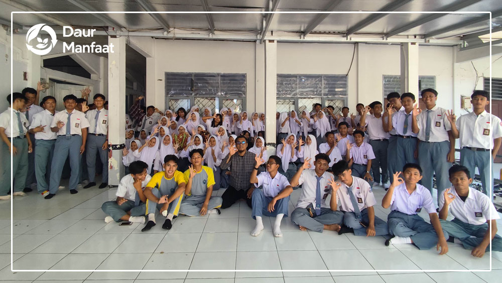 Daur Manfaat Greenerator: Membangun Generasi Peduli Lingkungan Sejak Dini - Bank Sampah MPB Mitra Yayasan Ulurtangan Pusat Daur Ulang